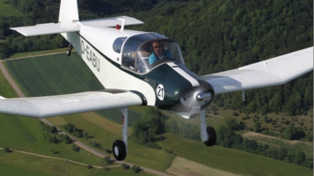 Jodel 120 - Die hohe Kunst des Holzflugzeugbaus
