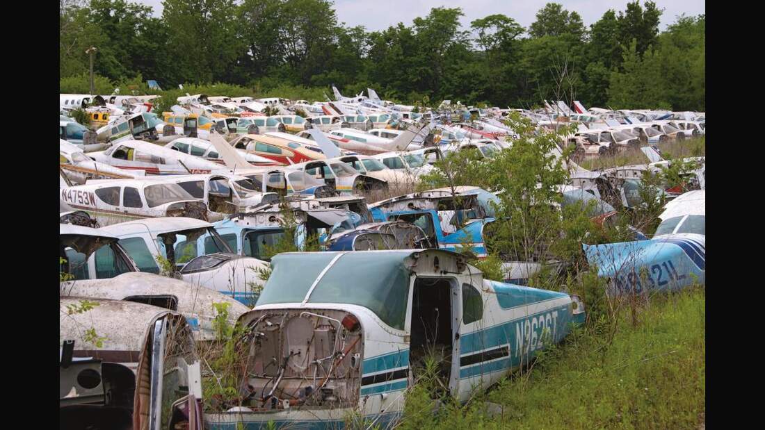 Flugzeugfriedhof in Bates City